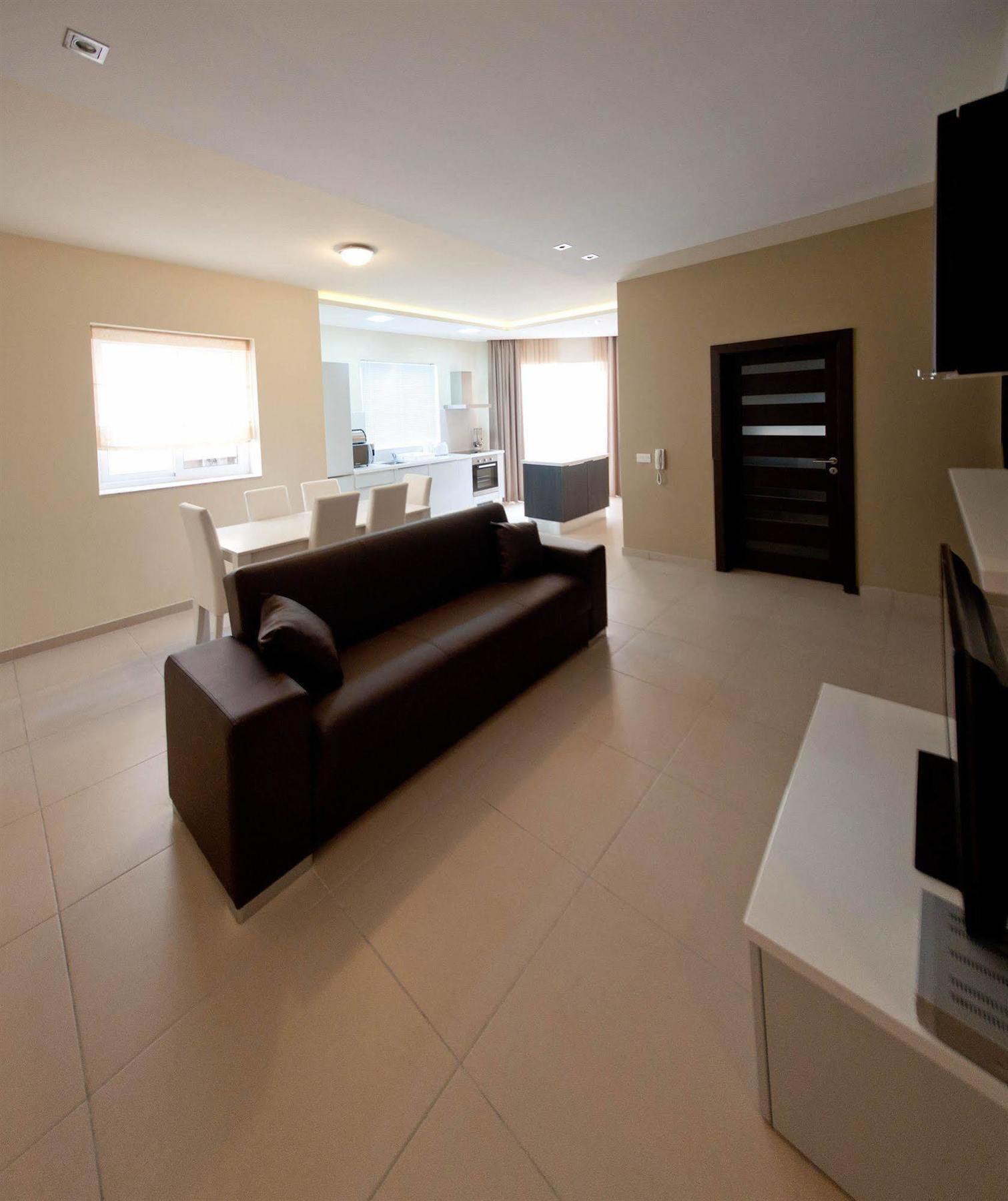 Depiro Apartment *