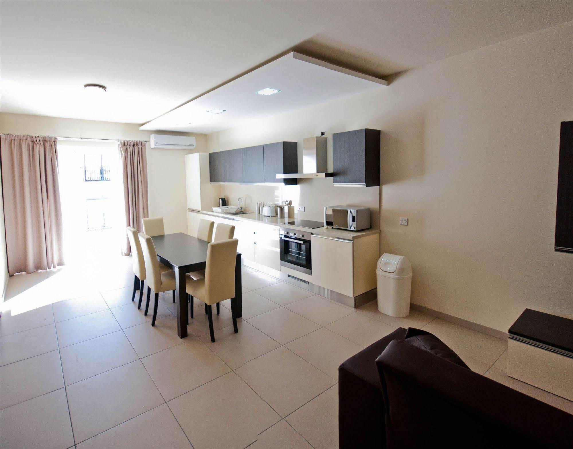 Depiro Apartment *
