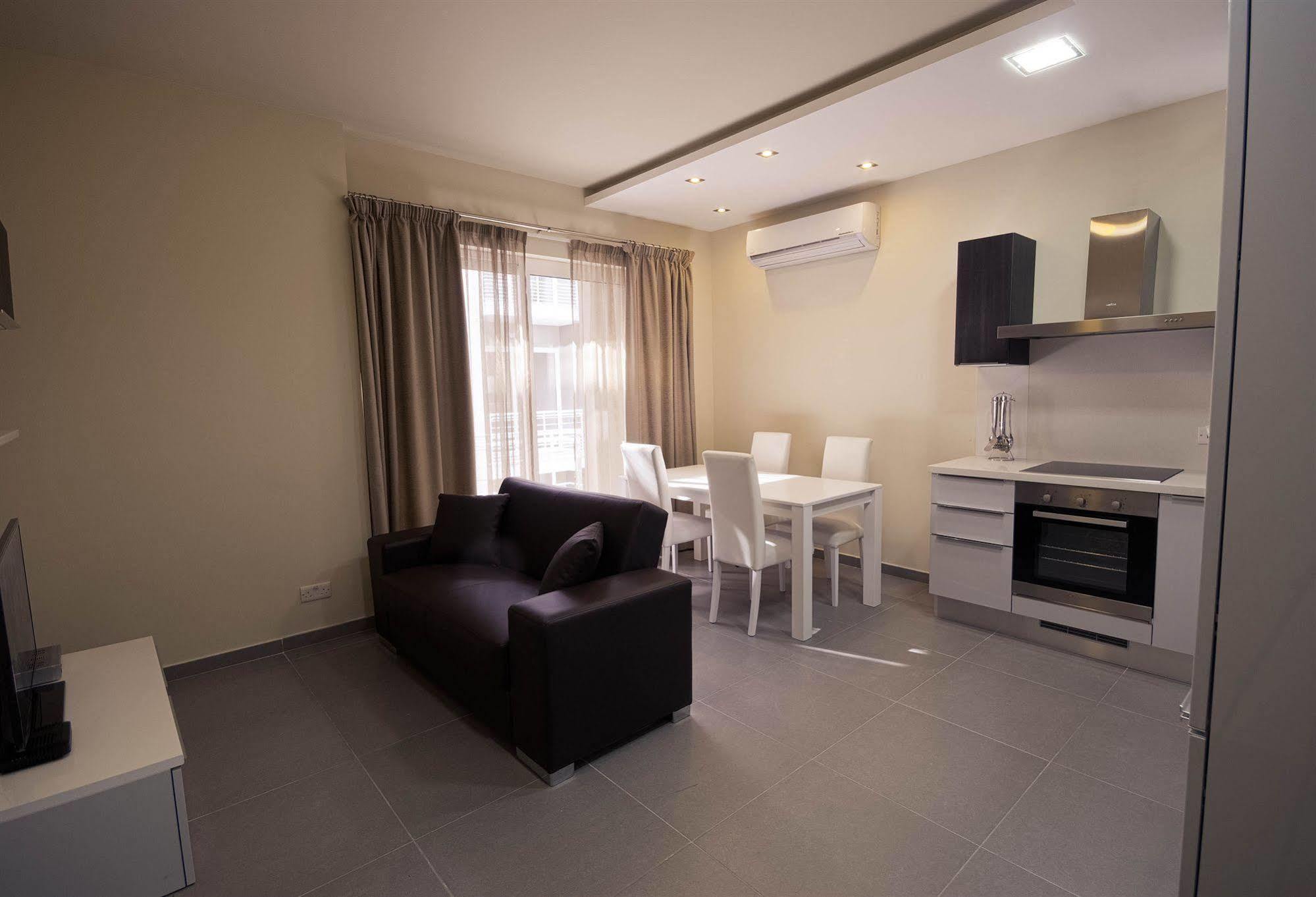 Depiro Apartment *